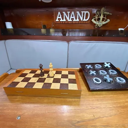 Sailboat Anand 보트호텔 *