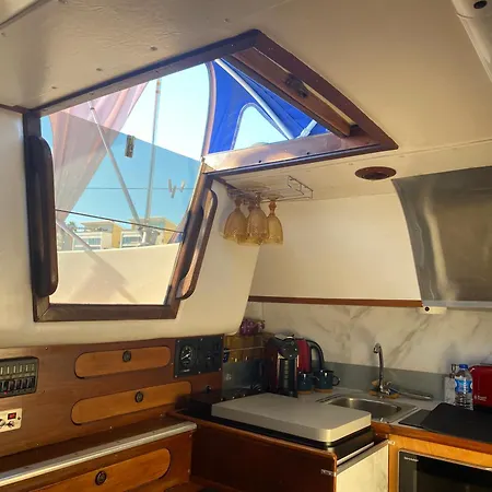 ספינת מלון Sailboat Anand ליסבון