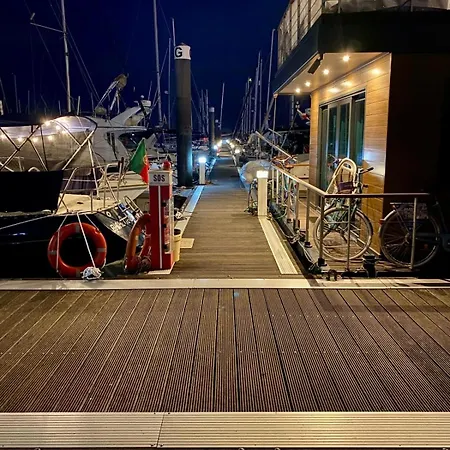 Sailboat Anand ליסבון