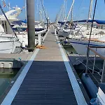 Sailboat Anand 보트호텔 *