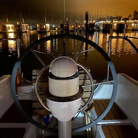 Sailboat Anand *